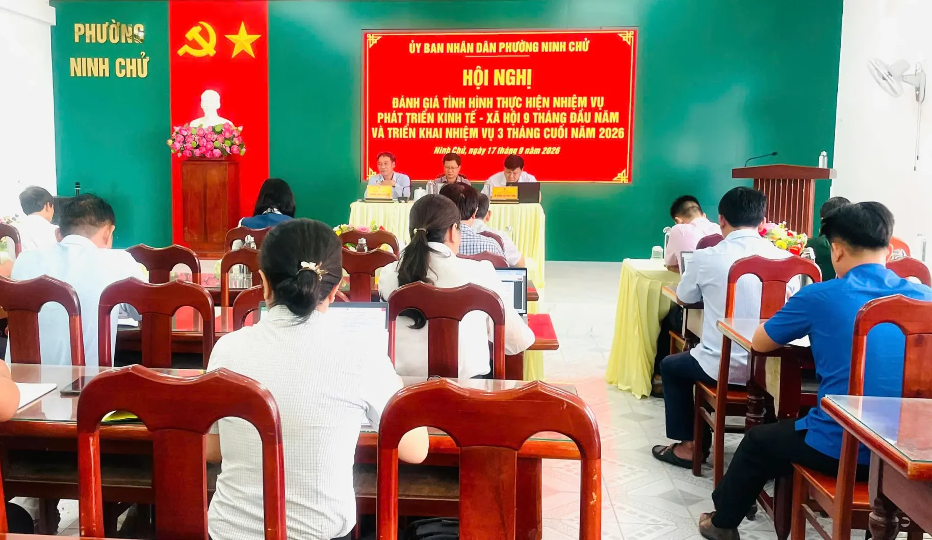 Quang cảnh hội nghị.