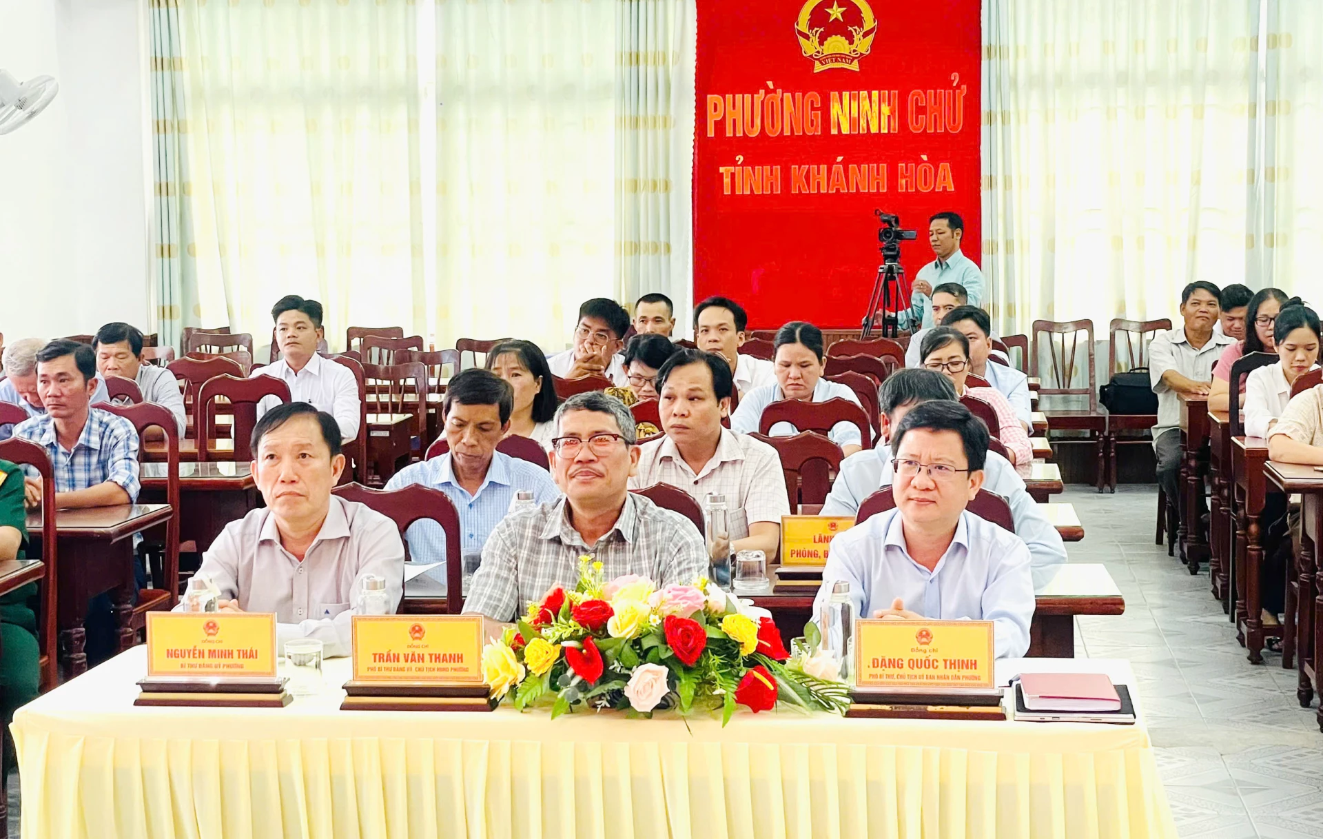 Các đại biểu dự hội nghị.