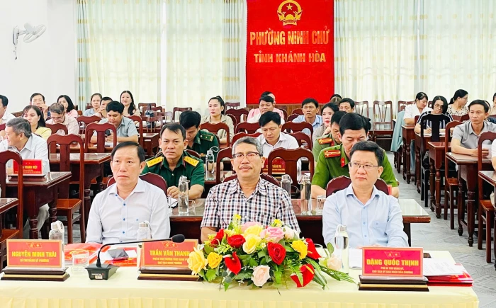 Đảng ủy phường Ninh Chử quán triệt các văn bản của Đảng cho cán bộ, đảng viên
