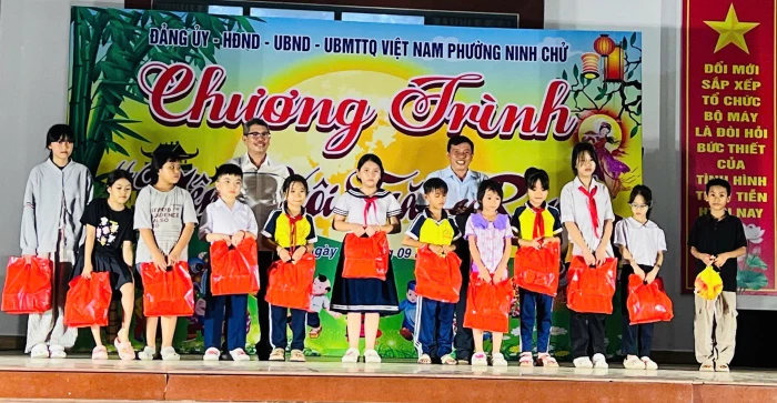 Phường Ninh Chử tổ chức Trung thu cho thiếu nhi