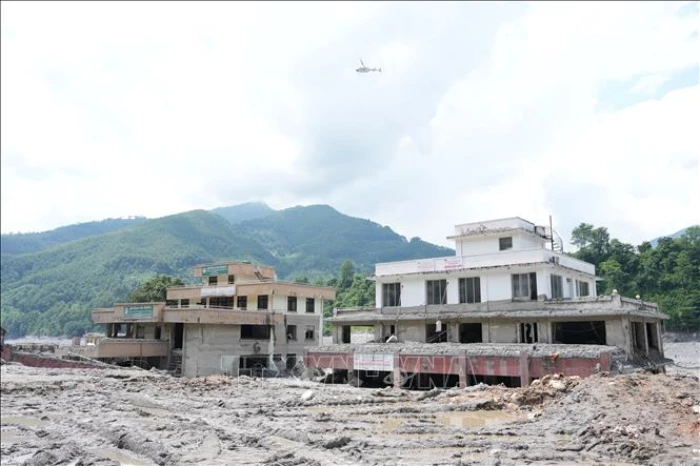 Lũ quét tại Nepal và Trung Quốc: Nỗ lực xác minh danh tính và những lễ tang tượng trưng