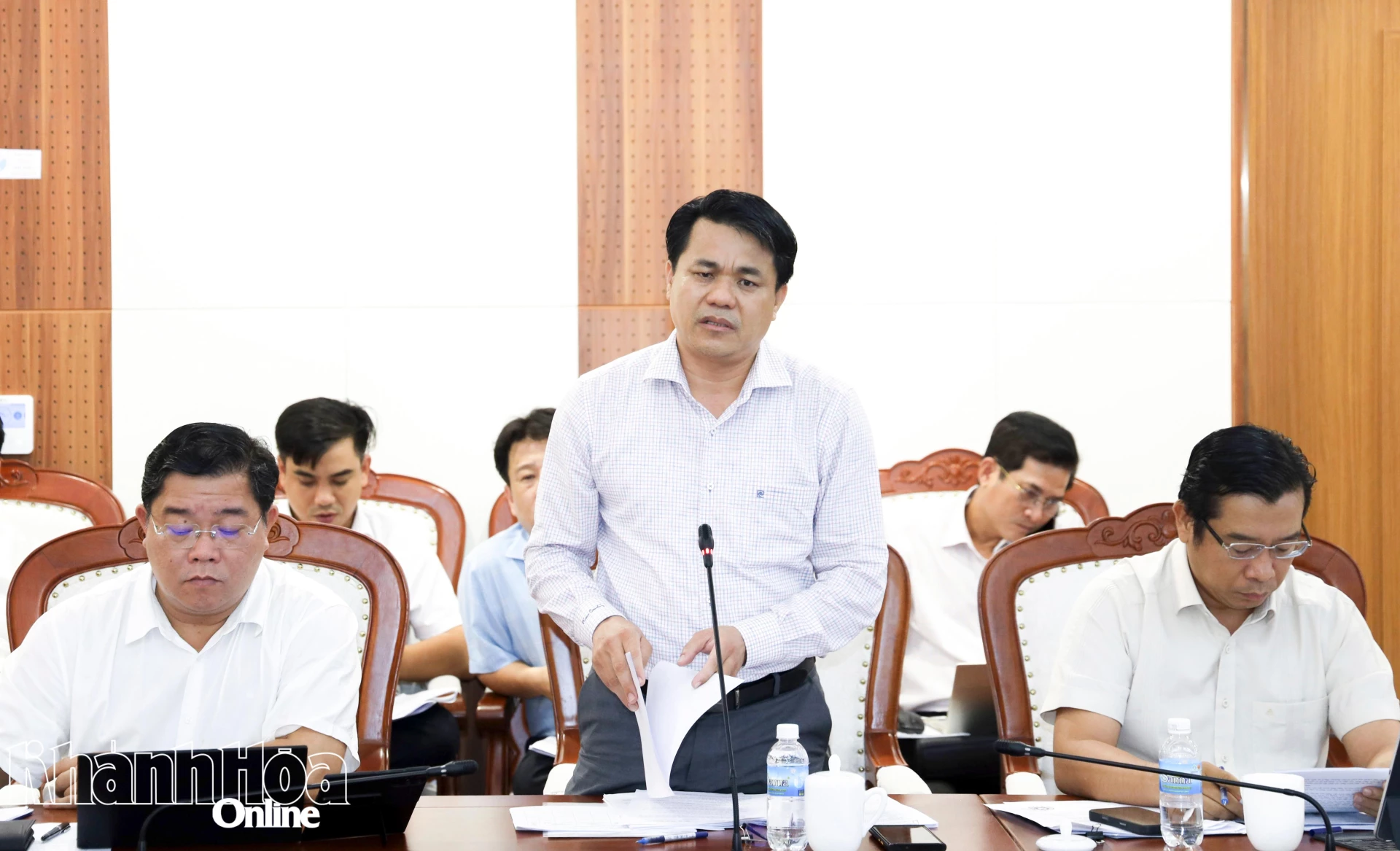 Lãnh đạo Sở Nông nghiệp và Môi trường phát biểu tại buổi làm việc.