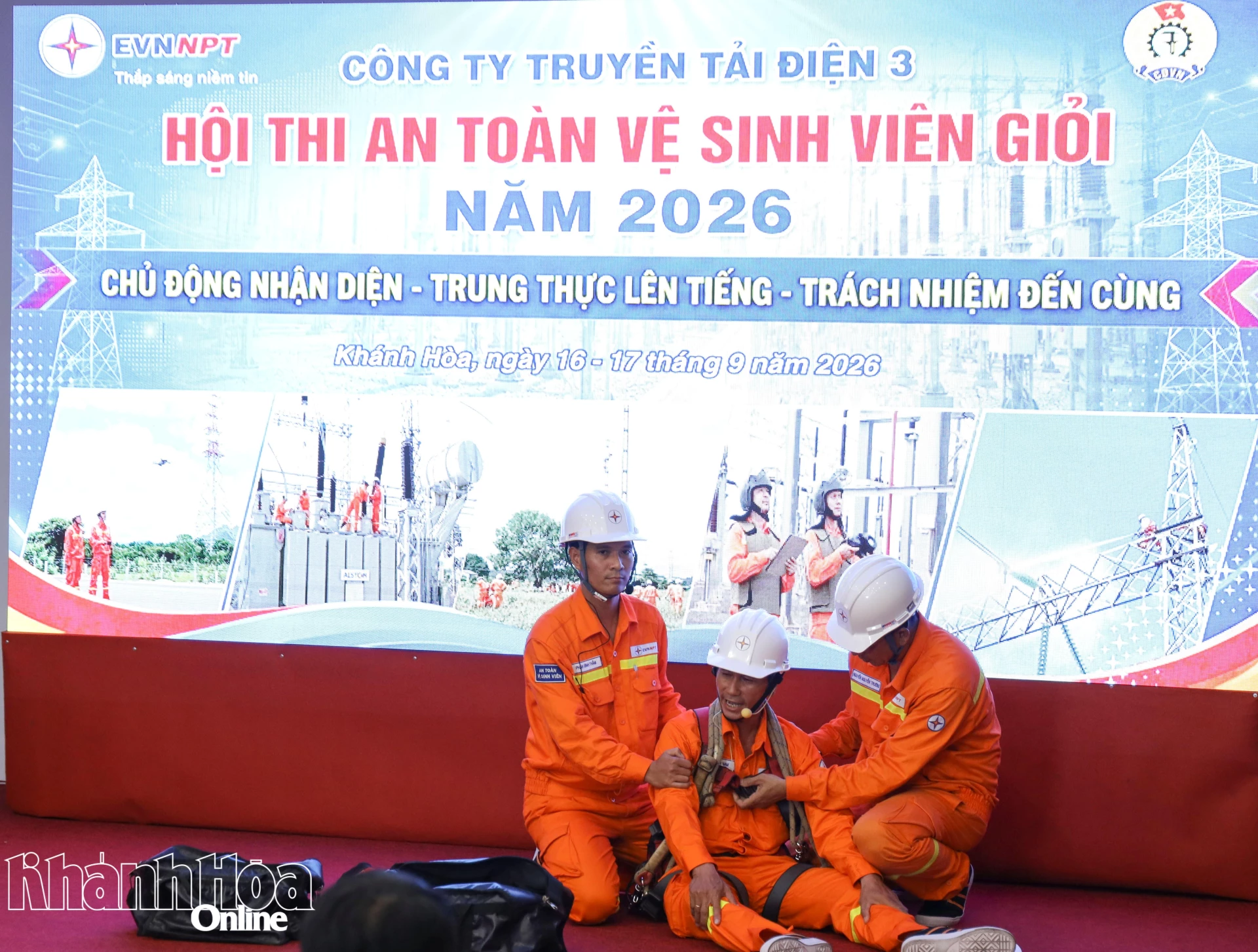 Phần thi tập thể của đội Truyền tải điện Khánh Hòa.