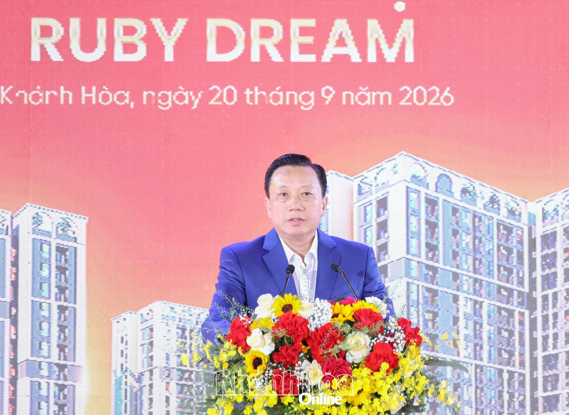 Đại diện chủ đầu tư phát biểu cam kết tiến độ, chất lượng dự án.
