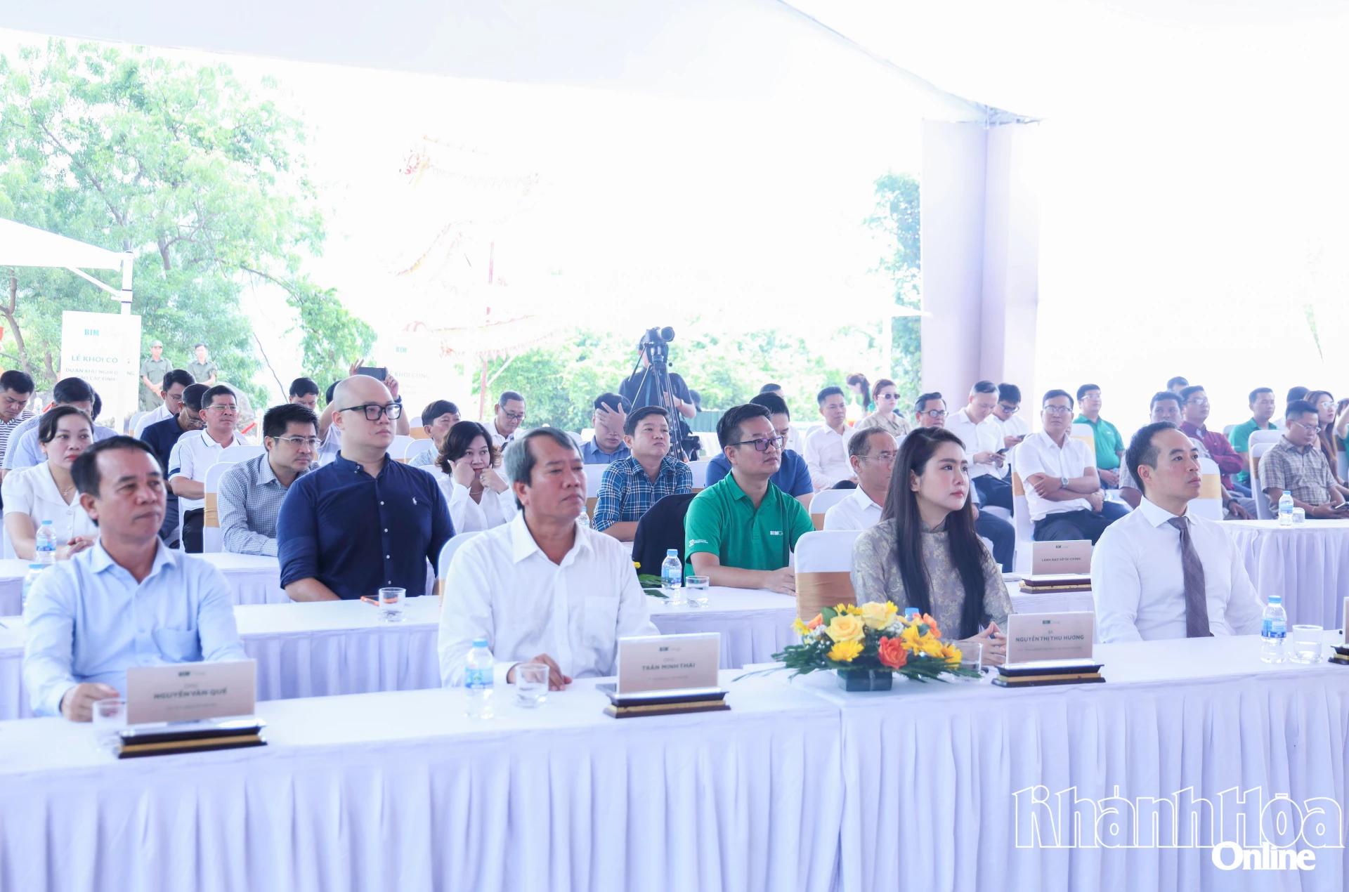 Các đại biểu tham dự lễ khởi công.