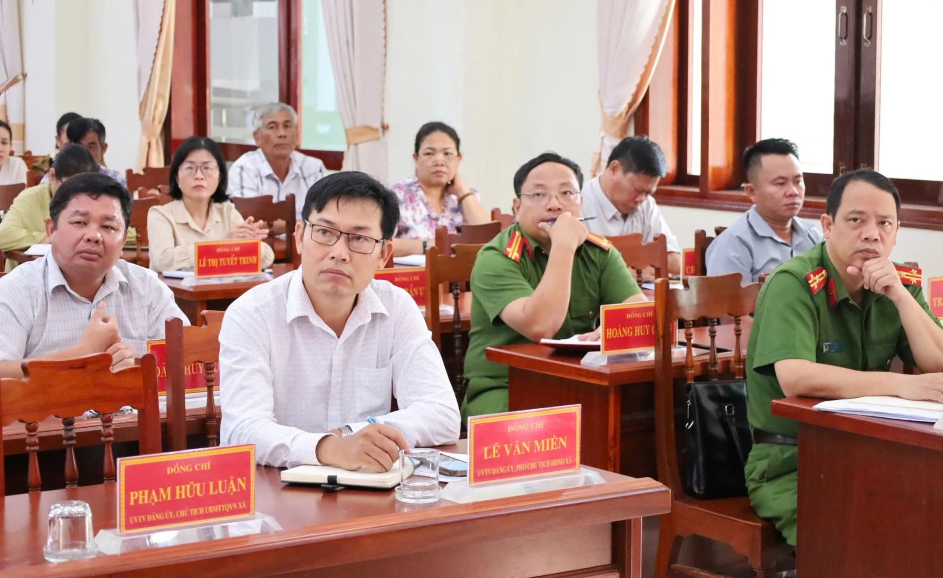 Các đại biểu dự hội nghị.