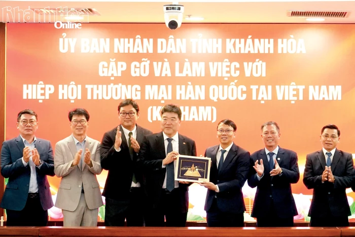Phó Chủ tịch UBND tỉnh Nguyễn Thanh Hà làm việc với Hiệp hội Thương mại Hàn Quốc tại Việt Nam