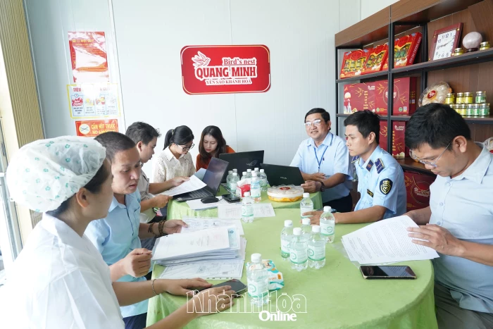Kiểm tra an toàn thực phẩm tại 2 doanh nghiệp
