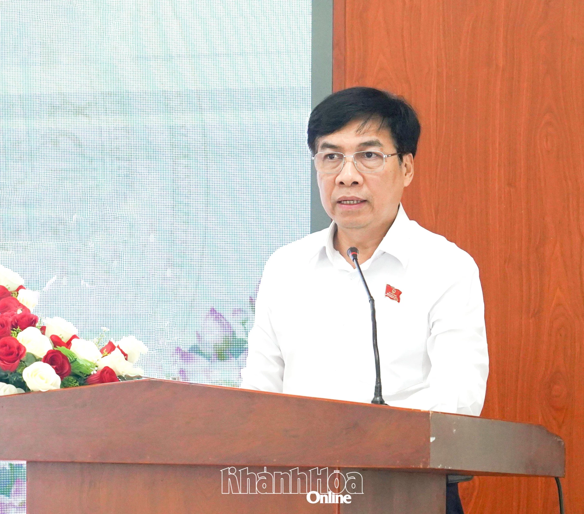 Đại biểu HĐND tỉnh thông tin đến cử tri kết quả các kỳ họp HĐND tỉnh khóa VIII.