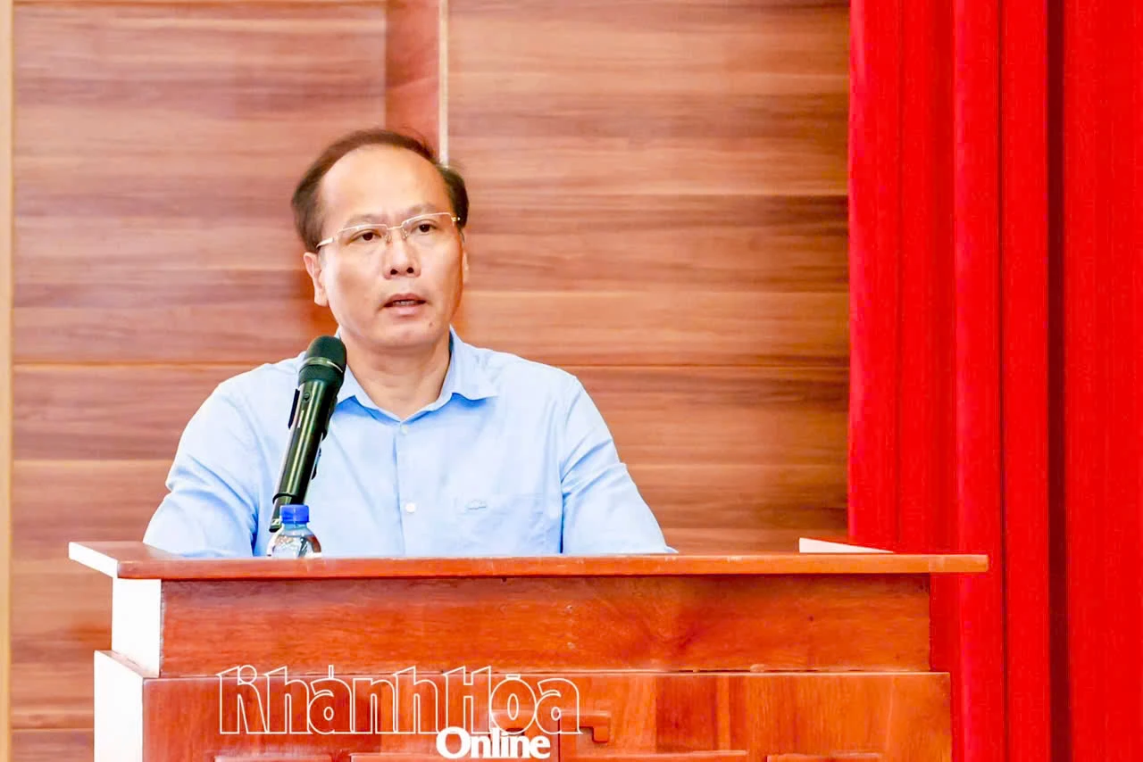 Đồng chí Nguyễn Khắc Hà phát biểu chỉ đạo tại hội nghị.