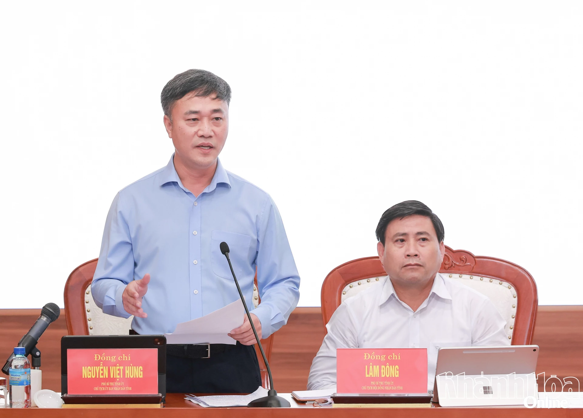 Đồng chí Nguyễn Việt Hùng phát biểu tại hội nghị.