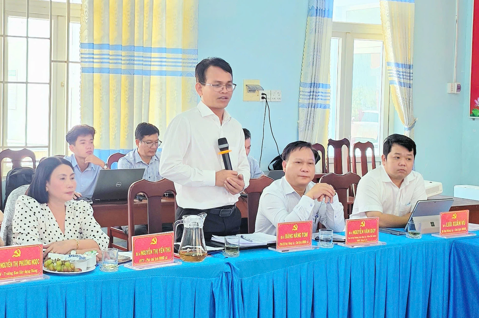 Lãnh đạo UBND xã Phước Hậu phát biểu tại hội nghị.