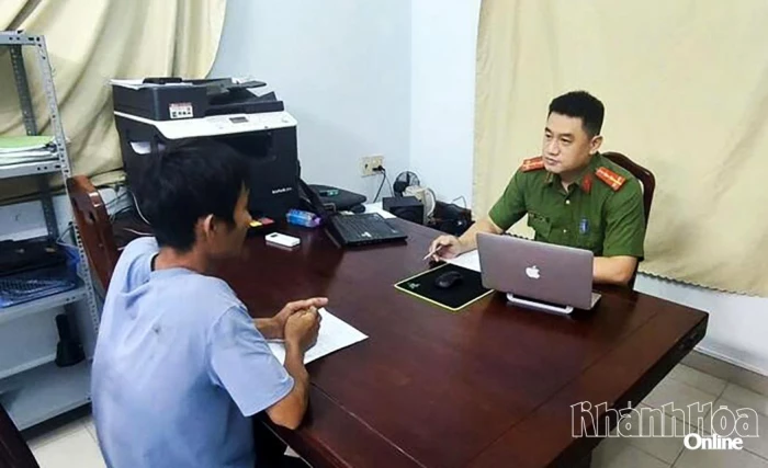 Gây thương tích cho "bạn nhậu" rồi đến công an đầu thú