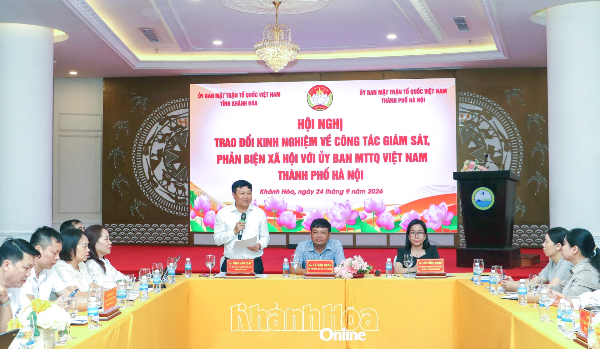 Phó Chủ tịch Ủy ban MTTQ TP. Hà Nội Phạm Anh Tuấn phát biểu tại hội nghị.