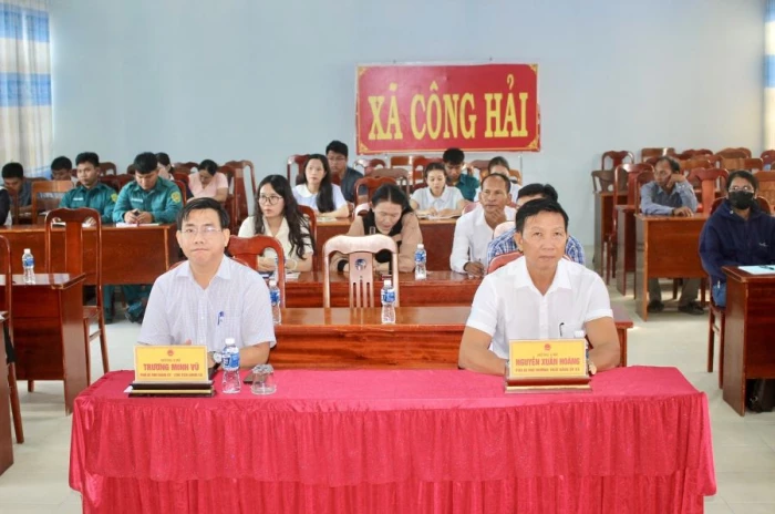 Xã Công Hải bồi dưỡng kiến thức quốc phòng và an ninh cho 50 cán bộ, đảng viên