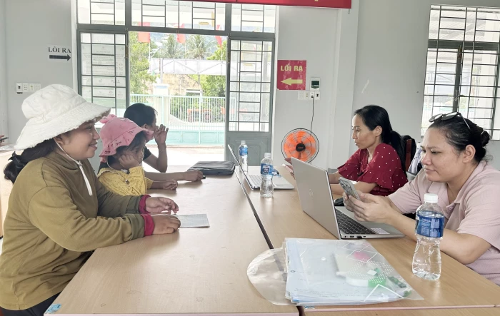 Hơn 290 lượt người dân xã Thuận Bắc được hỗ trợ qua mô hình “Hành chính công lưu động”