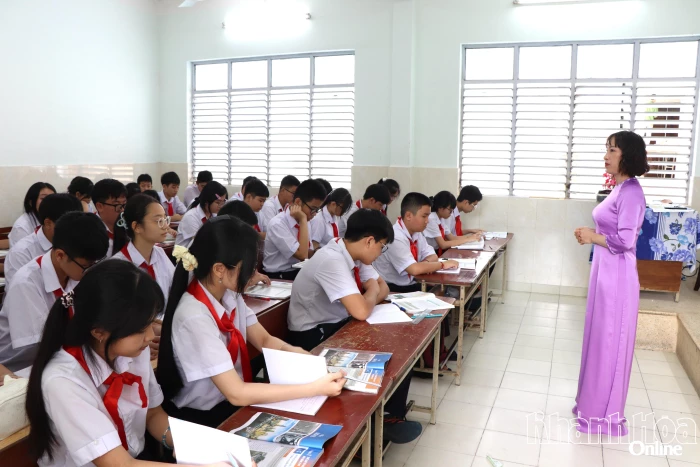 Quản lý chặt các khoản thu đầu năm học