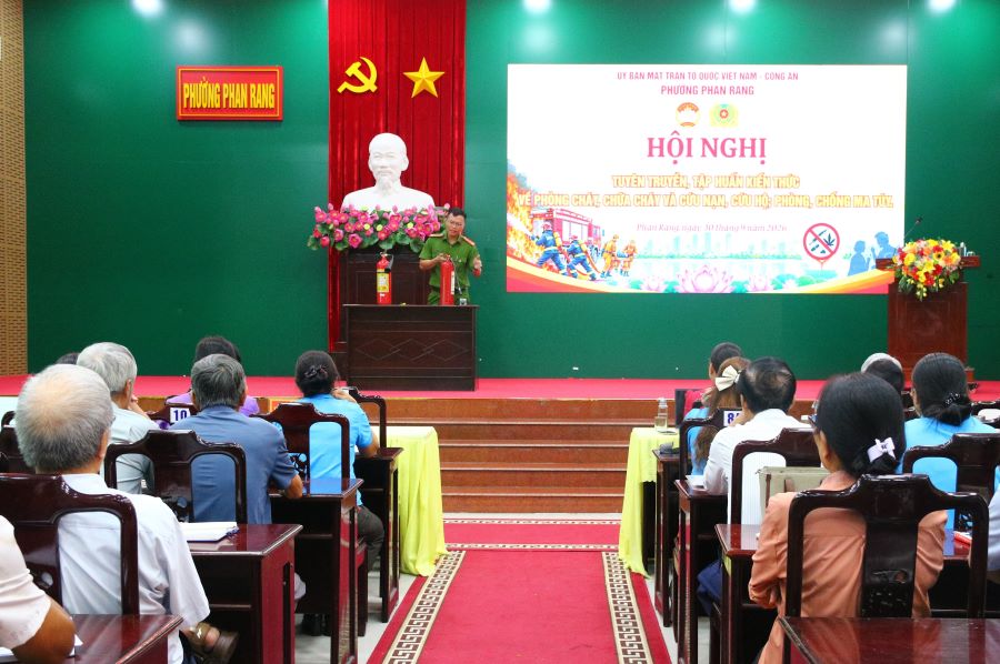 Quang cảnh hội nghị tập huấn.