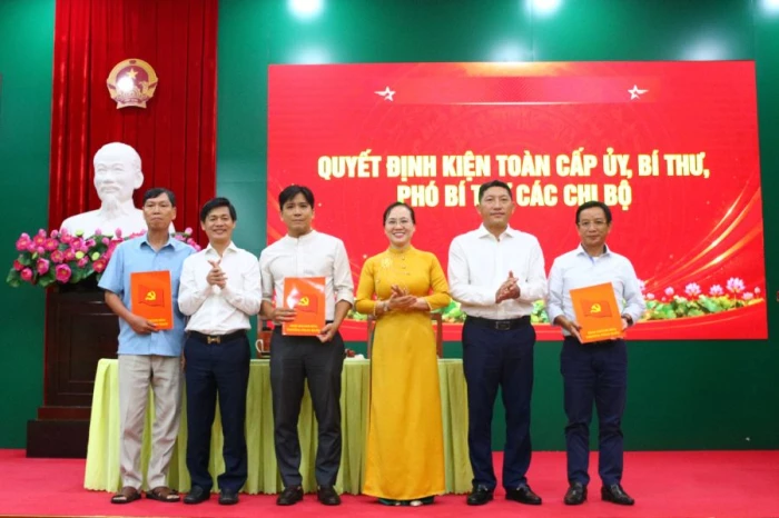 Ban Chấp hành Đảng bộ phường Phan Rang sơ kết công tác 9 tháng năm 2026 