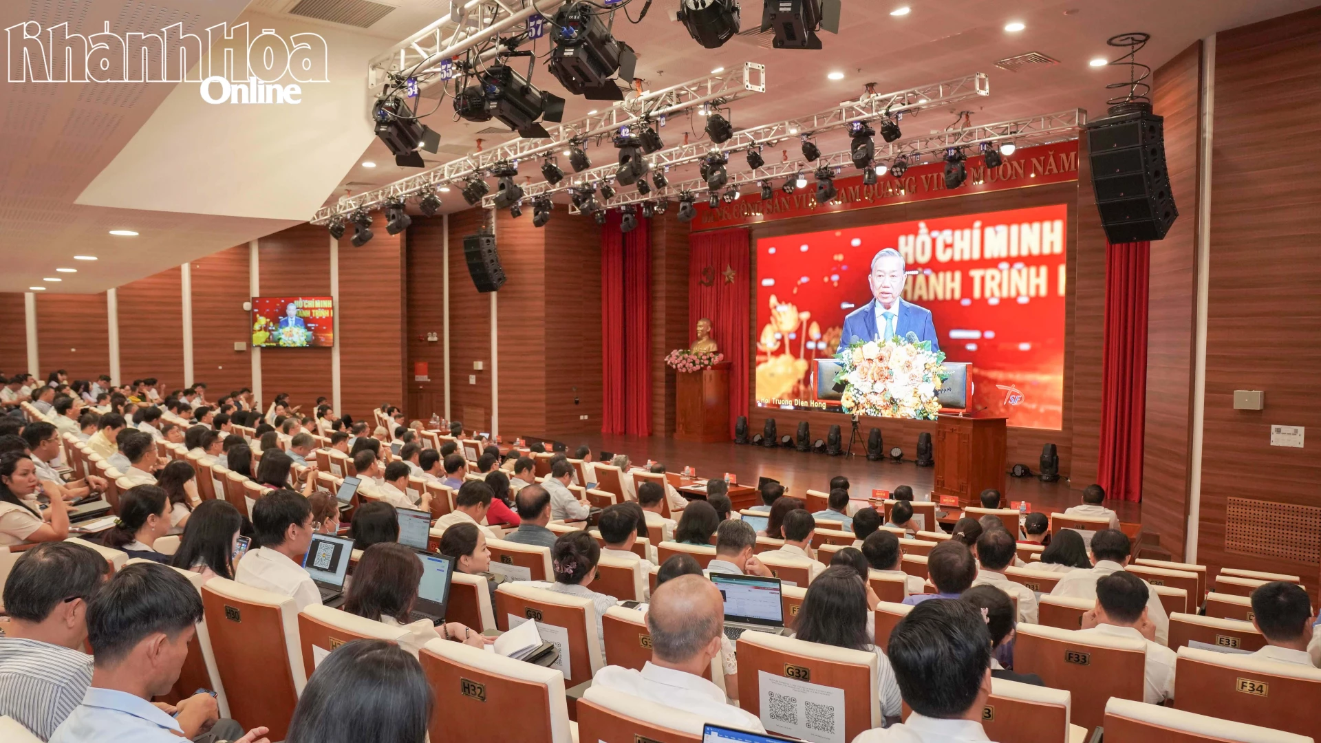 Quang cảnh hội nghị tại điểm cầu TỈnh ủy Khánh Hòa.