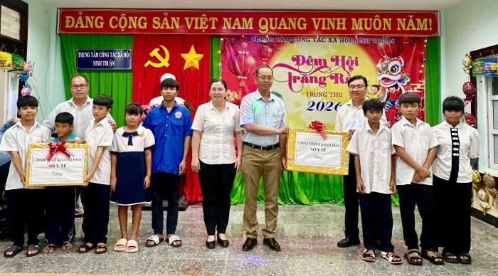 Trung tâm Công tác xã hội Ninh Thuận tổ chức chương trình vui Trung thu cho trẻ em