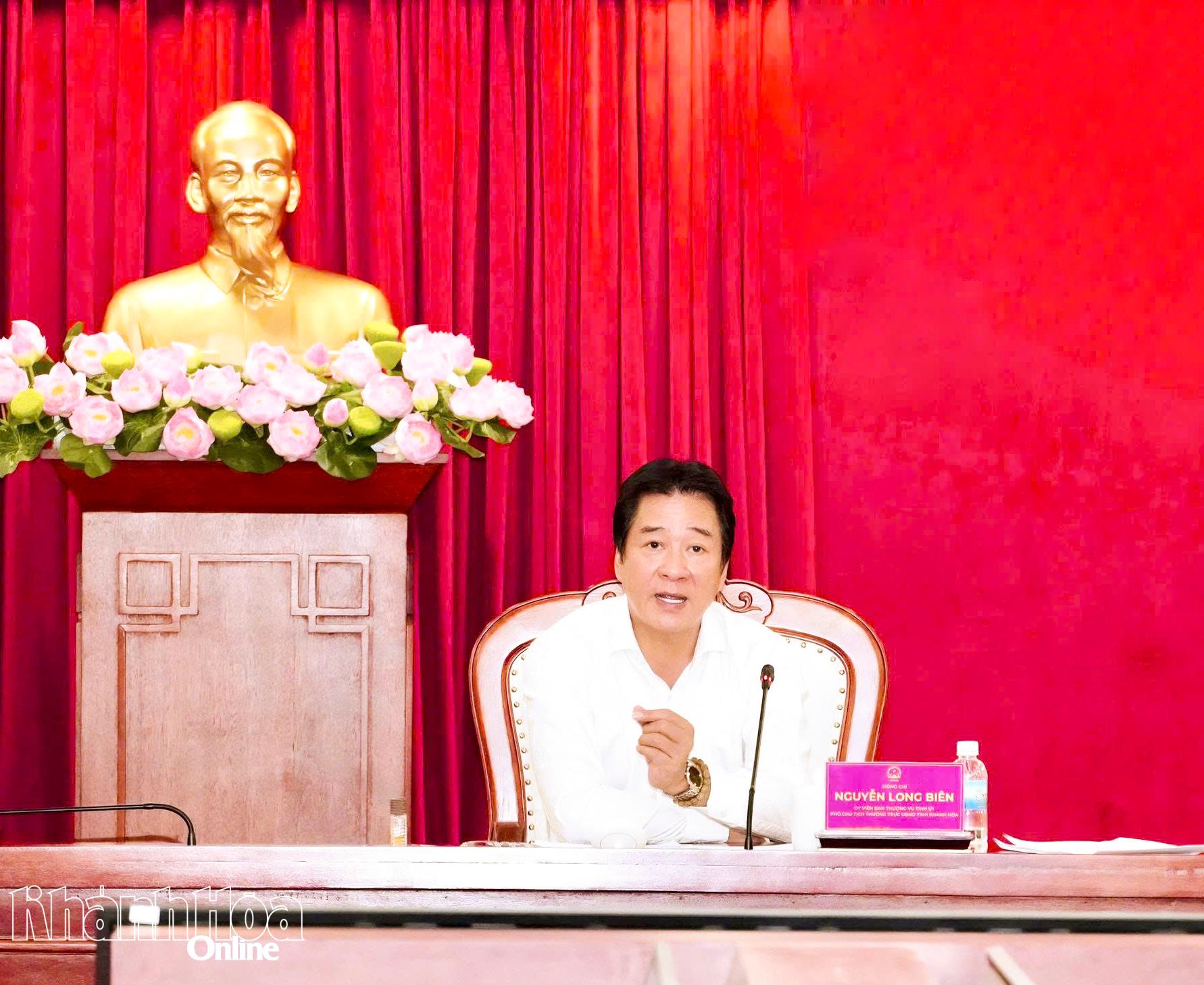 Đồng chí Nguyễn Long Biên chủ trì cuộc họp.