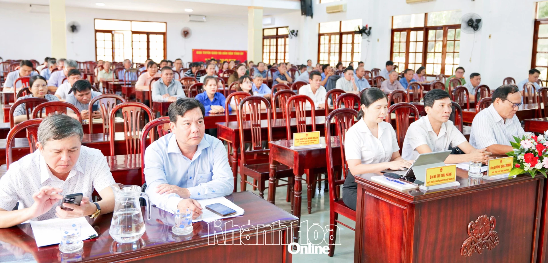 Các đại biểu tham dự hội nghị.
