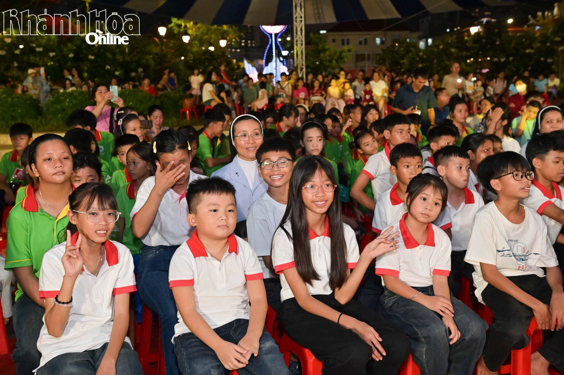 Đông đảo thiếu nhi đến từ các mái ấm, cơ sở bảo trợ và trung tâm bảo trợ xã hội tham gia chương trình.
