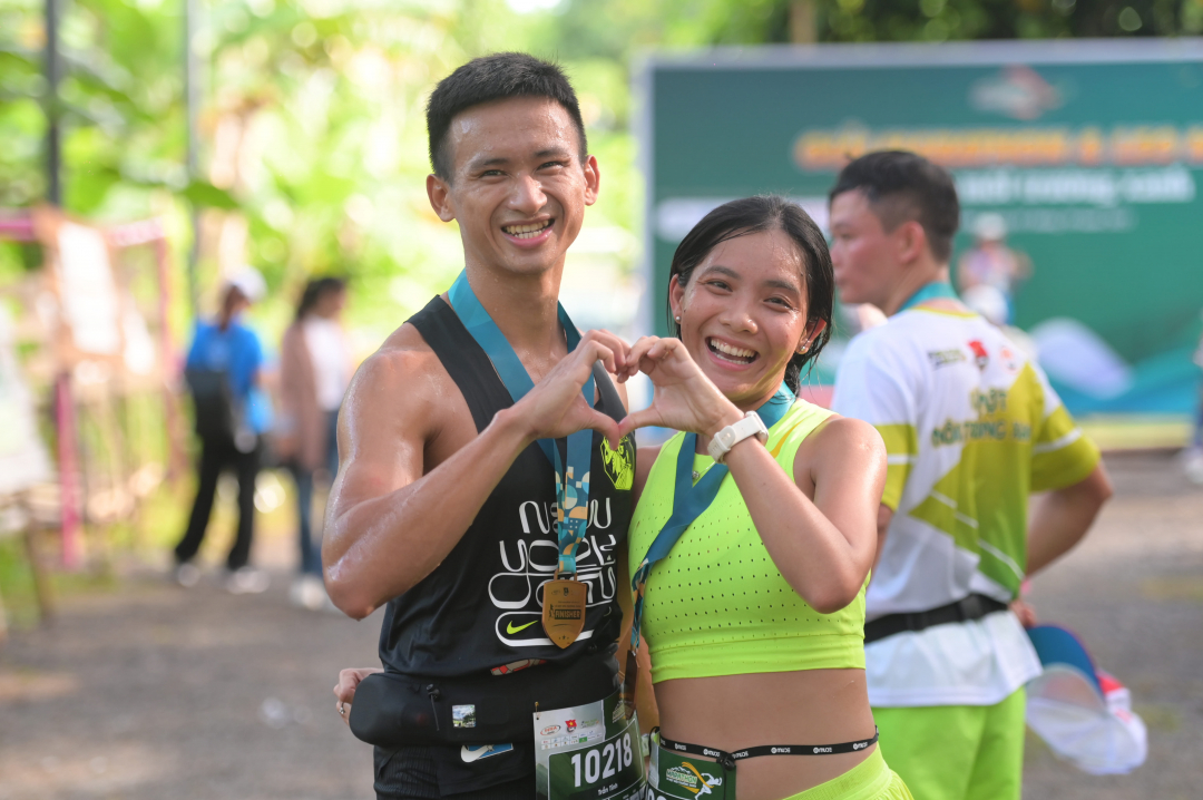 Cheerful competitors after finishing the race
