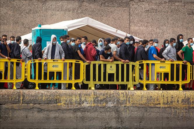 Người di cư tới quần đảo Canary, Tây Ban Nha. Ảnh tư liệu: AFP/TTXVN 
