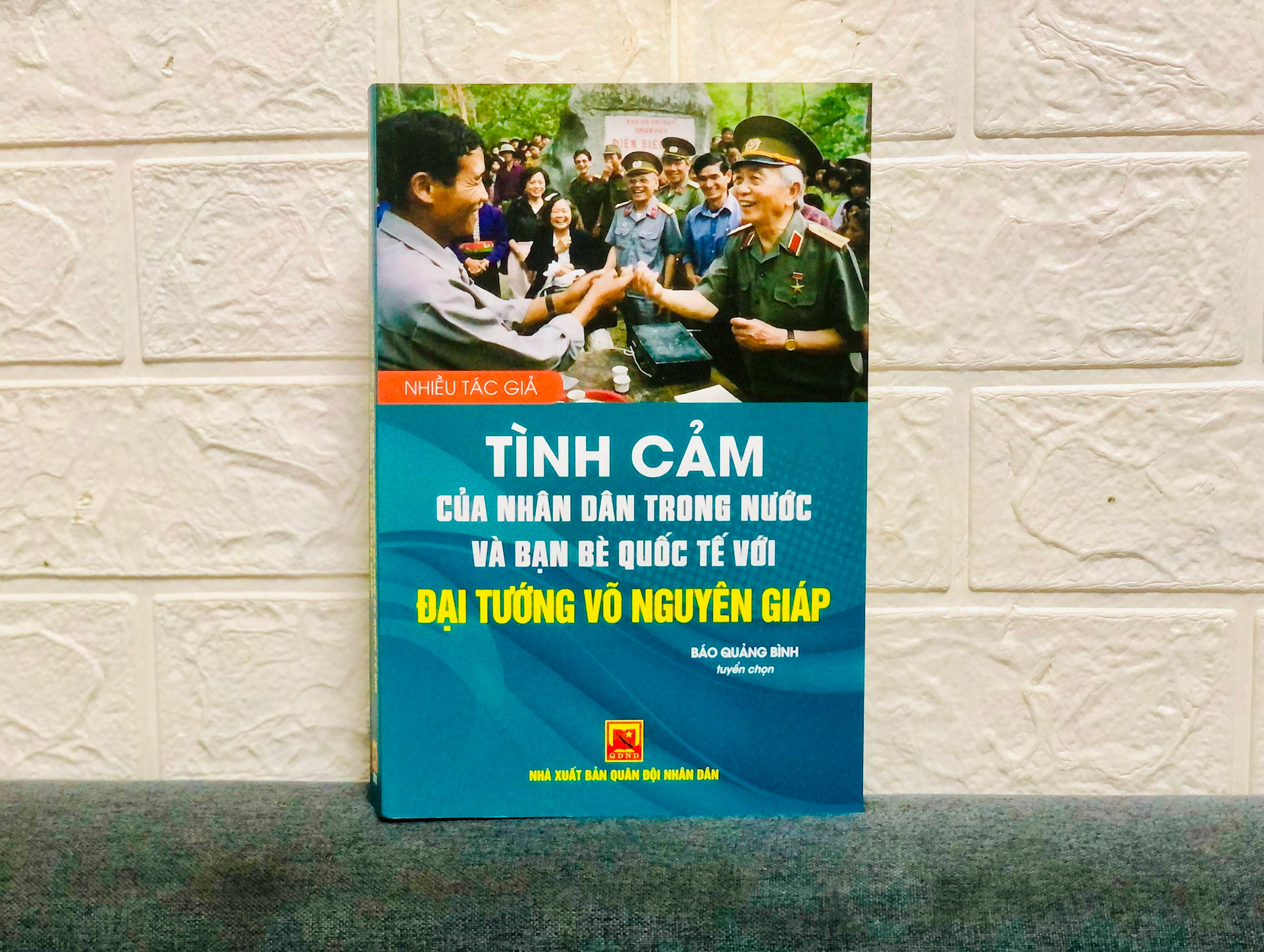 Cuốn sách tri ân danh tướng sống mãi với non sông đất nước