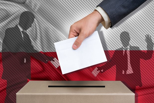 Người dân Ba Lan bắt đầu đi bỏ phiếu bầu cử quốc hội khóa mới