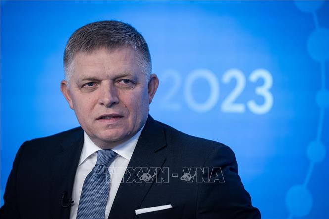 Ông Robert Fico tuyên bố chính phủ nước này sẽ dừng mọi viện trợ quân sự cho Ukraine. Ảnh: AFP/TTXVN

