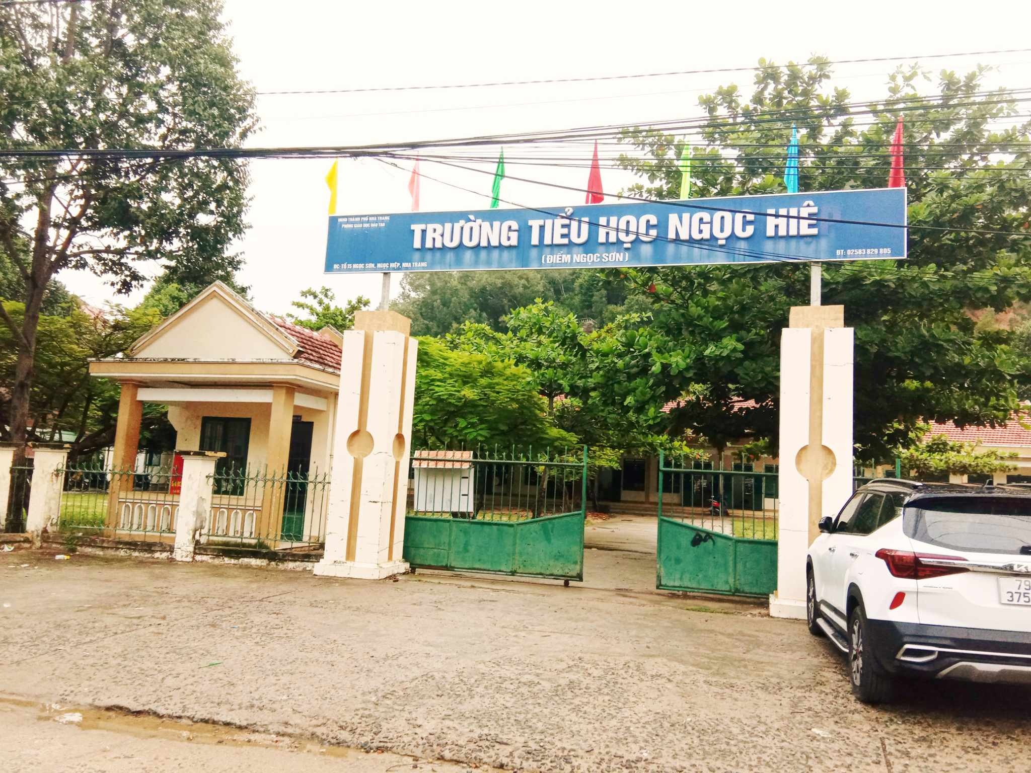 Bảng hiệu bị mất chữ