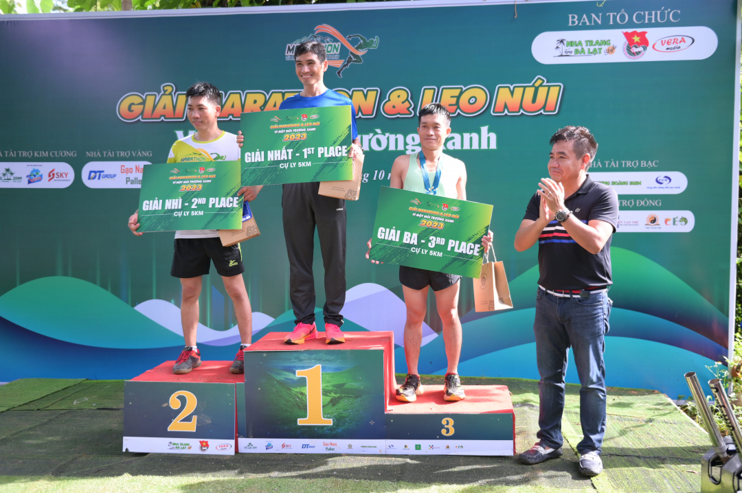 Excellent competitors of men’s 5km
