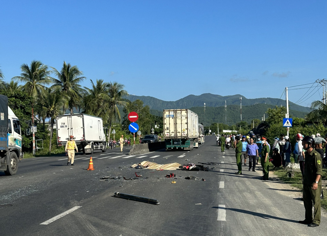 Tai nạn giao thông liên hoàn trên Quốc lộ 1 khiến 3 người tử vong tại chỗ