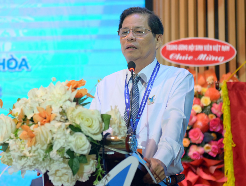 Chủ tịch UBND tỉnh Nguyễn Tấn Tuân phát biểu chỉ đạo đại hội.
