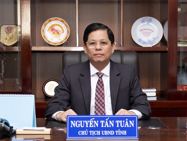 ông Nguyễn Tấn Tuân - Phó Bí thư Tỉnh ủy, Chủ tịch UBND tỉnh Khánh Hòa