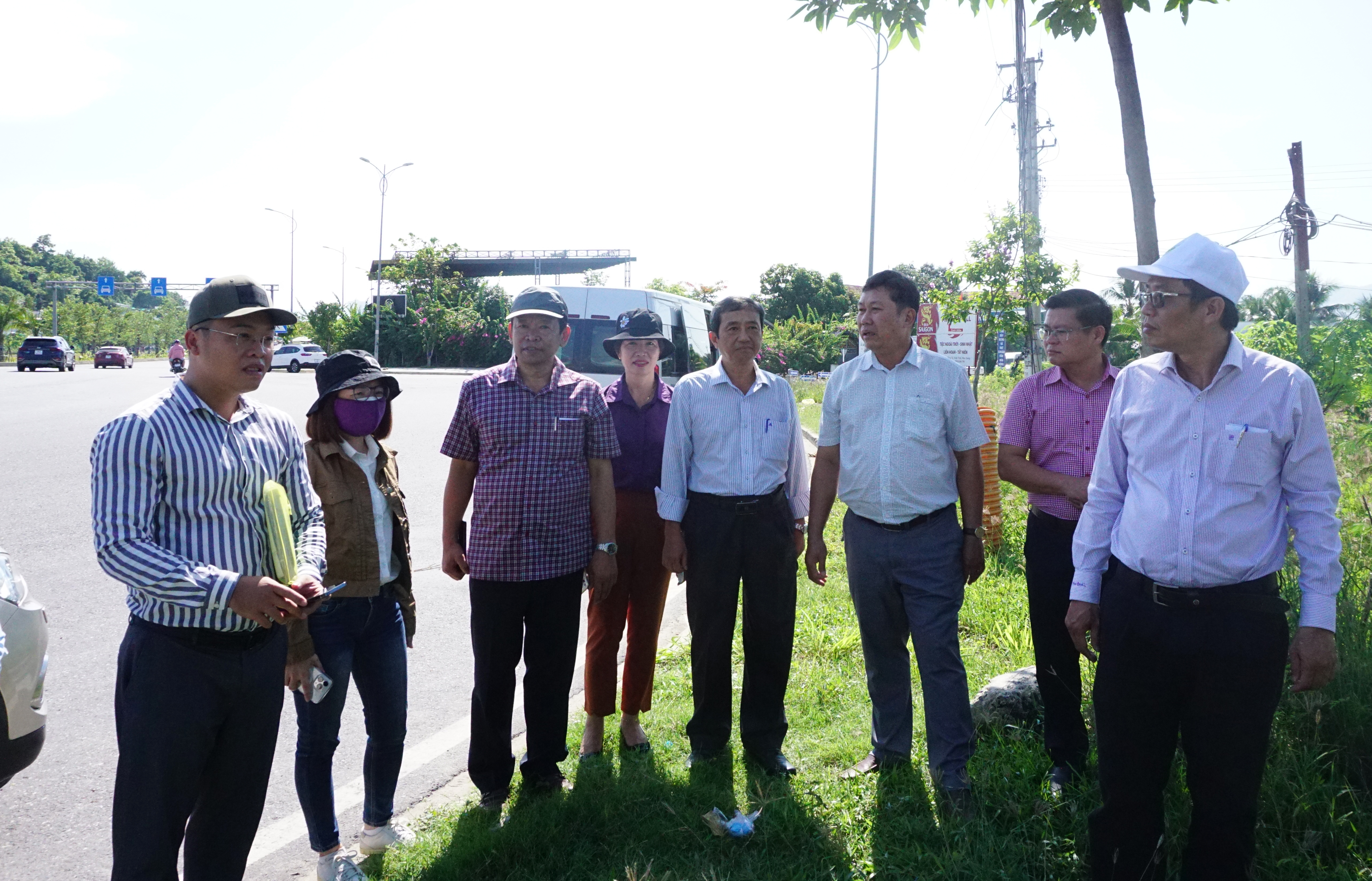 Đoàn Giám sát đi khảo sát thực tế tại Dự án Khu Tái định cư xã Vĩnh Thái