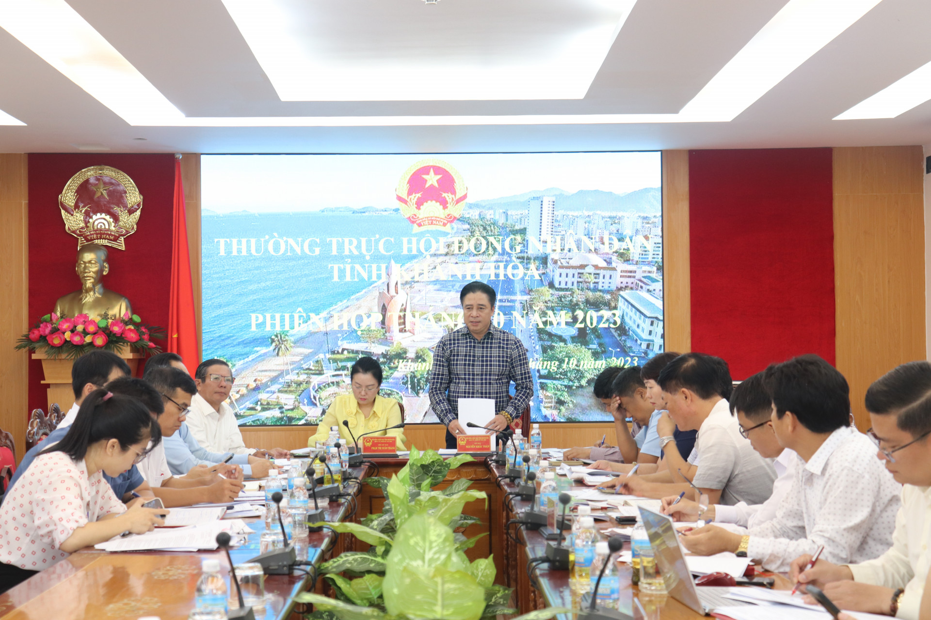 Đồng chí Nguyễn Khắc Toàn phát biểu chỉ đạo tại Phiên họp Thường trực HĐND tỉnh tháng 10-2023