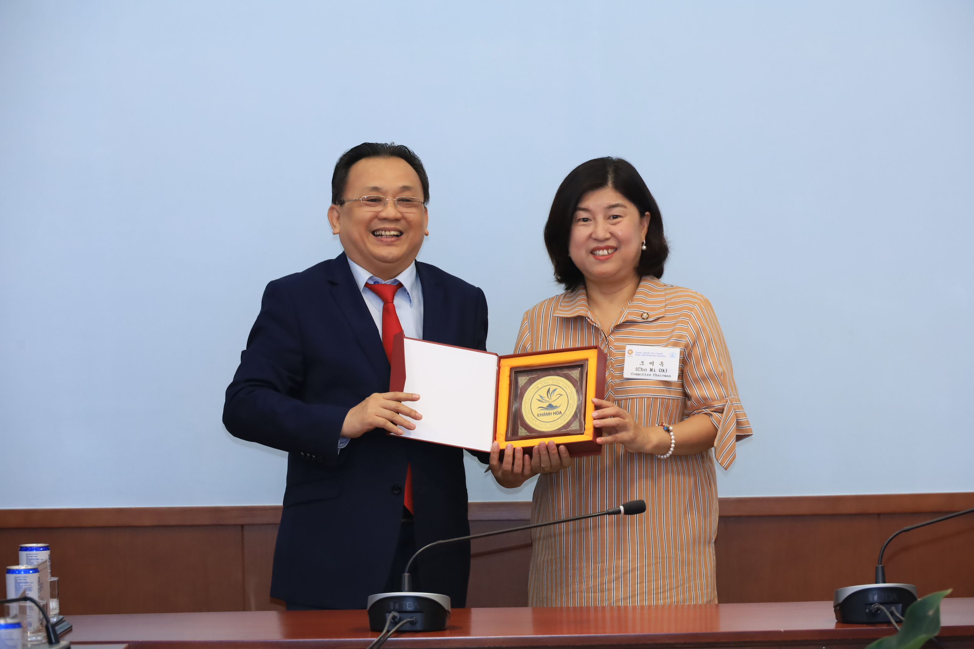 Lãnh đạo UBND tỉnh:: Lãnh đạo tỉnh Khánh Hòa làm việc với đoàn công tác của Ủy ban Môi trường đô thị TP. Suwon