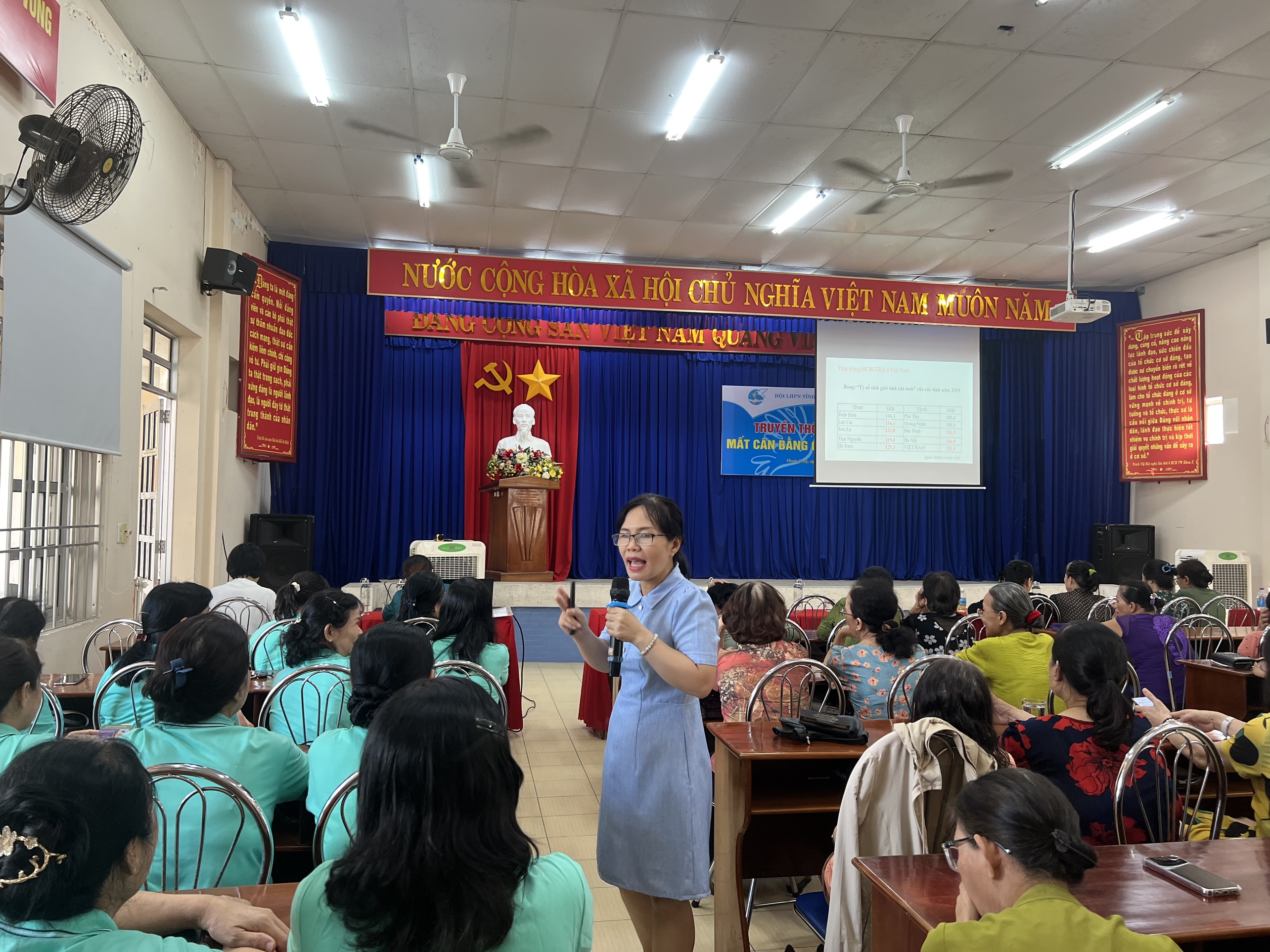 Tổ chức hội thảo về dinh dưỡng cho trẻ em