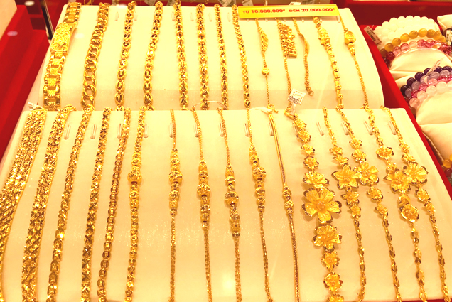 Giá vàng diễn biến trái chiều