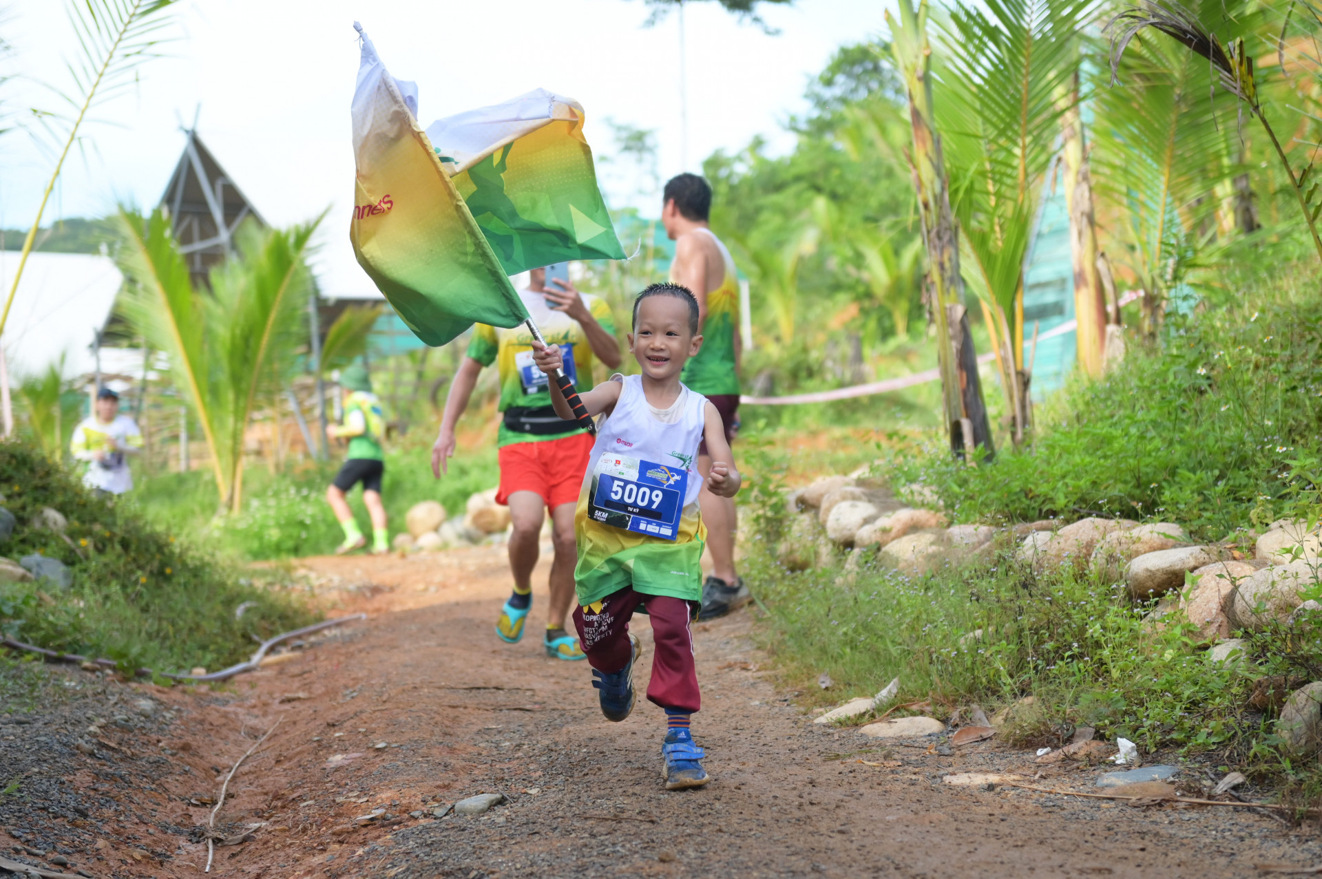 Một vận động viên nhí tham gia cự ly 5km.