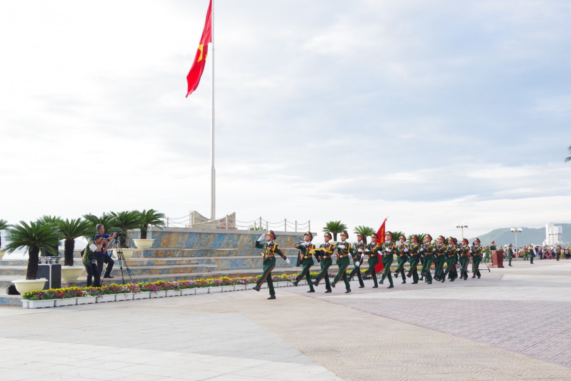 Hình ảnh trong Lễ thượng cờ chào mừng 78 năm Quốc khánh nước Cộng hòa xã hội chủ nghĩa Việt Nam tại Quảng trường 2 tháng 4. Ảnh: T.A.

