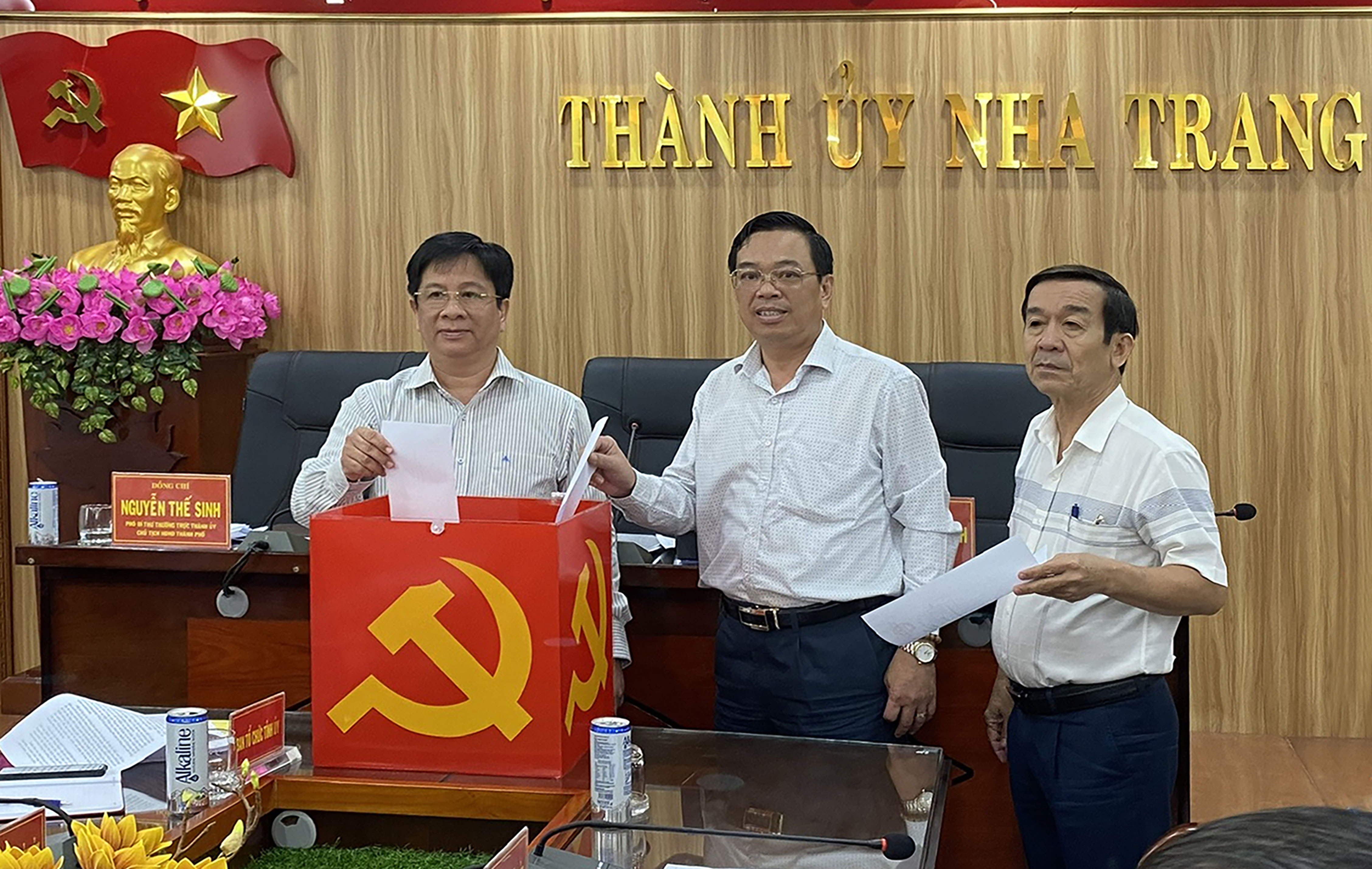 Hội nghị Thành ủy Nha Trang lần thứ 14