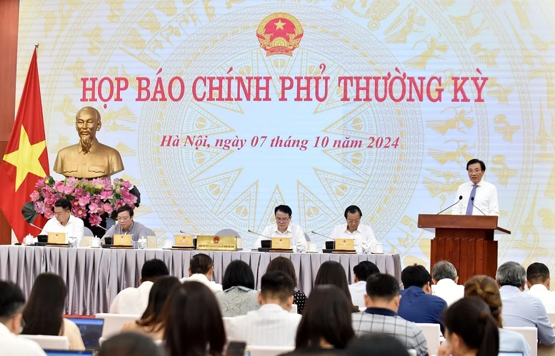 Quang cảnh buổi họp báo. (Ảnh:VGP)
