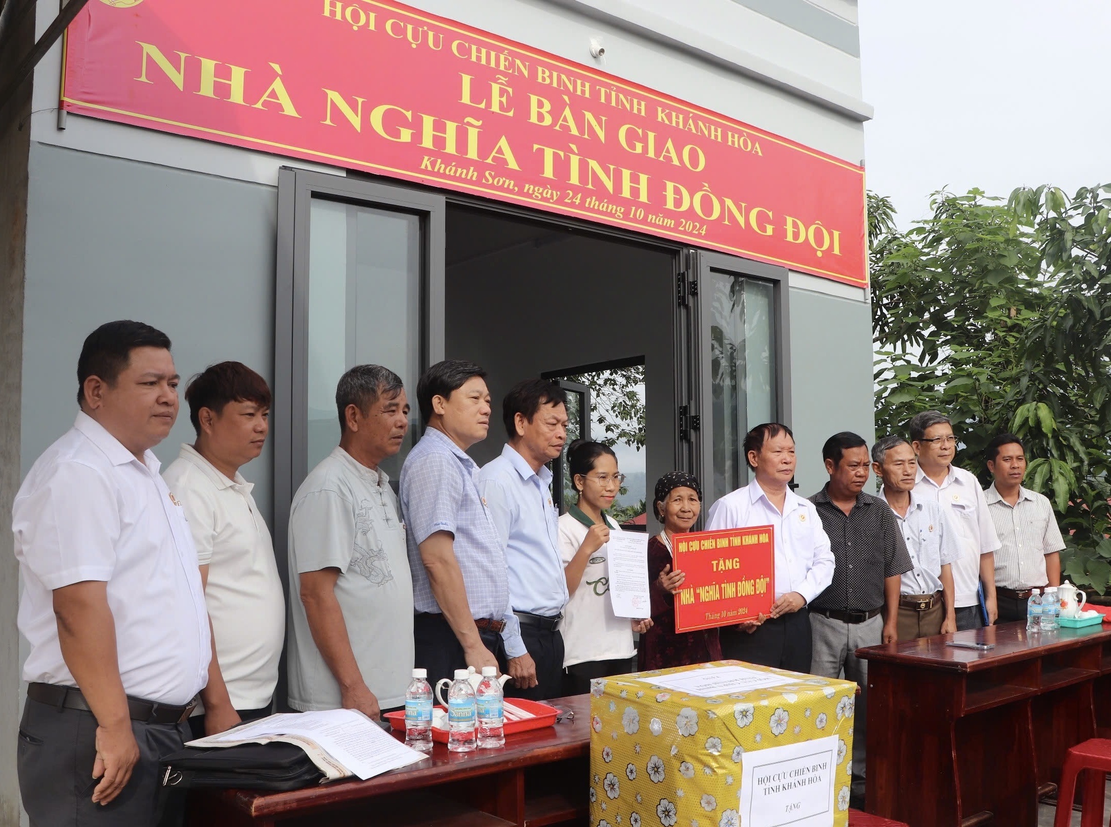 Hội Cựu chiến binh tỉnh Khánh Hòa: Bàn giao nhà Nghĩa tình đồng đội cho hội viên ở huyện Khánh Sơn