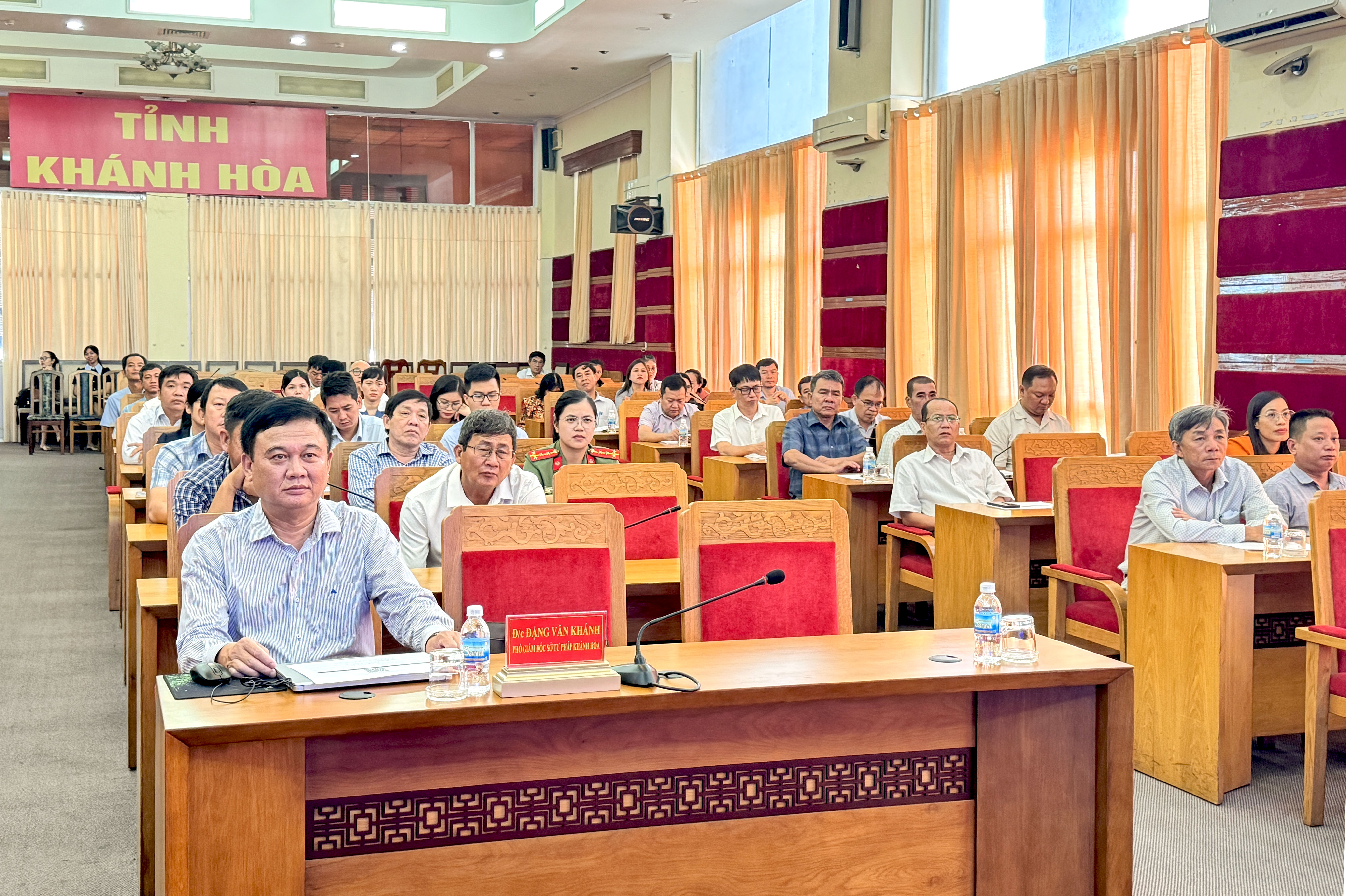 Quang cảnh hội nghị tại điểm cầu Khánh Hòa.