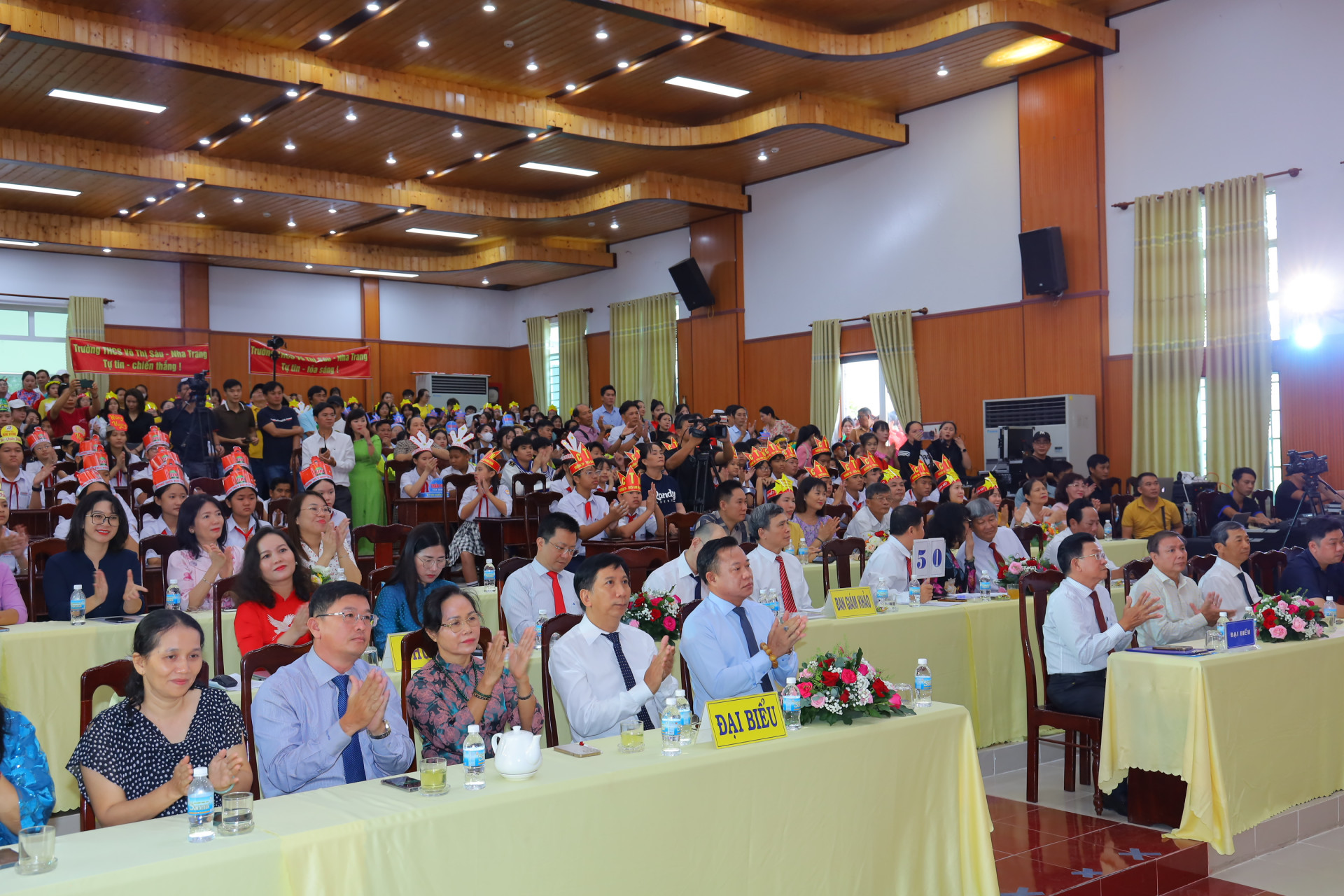 Leaders of some provincial departments, sectors and localities attend the contest

